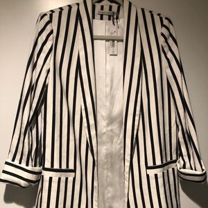 Alice & Olivia -AUTHENTIC AVAILABLE JULY 20, 2020